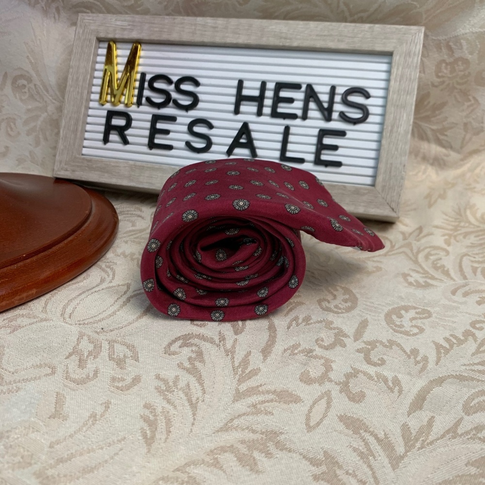 { 5 for $25 } BUS CAS STAFFORD CRIMSON NECKTIE - Picture 3 of 6
